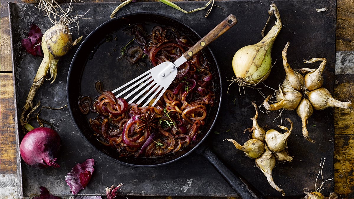 Mausteinen punasipulihilloke