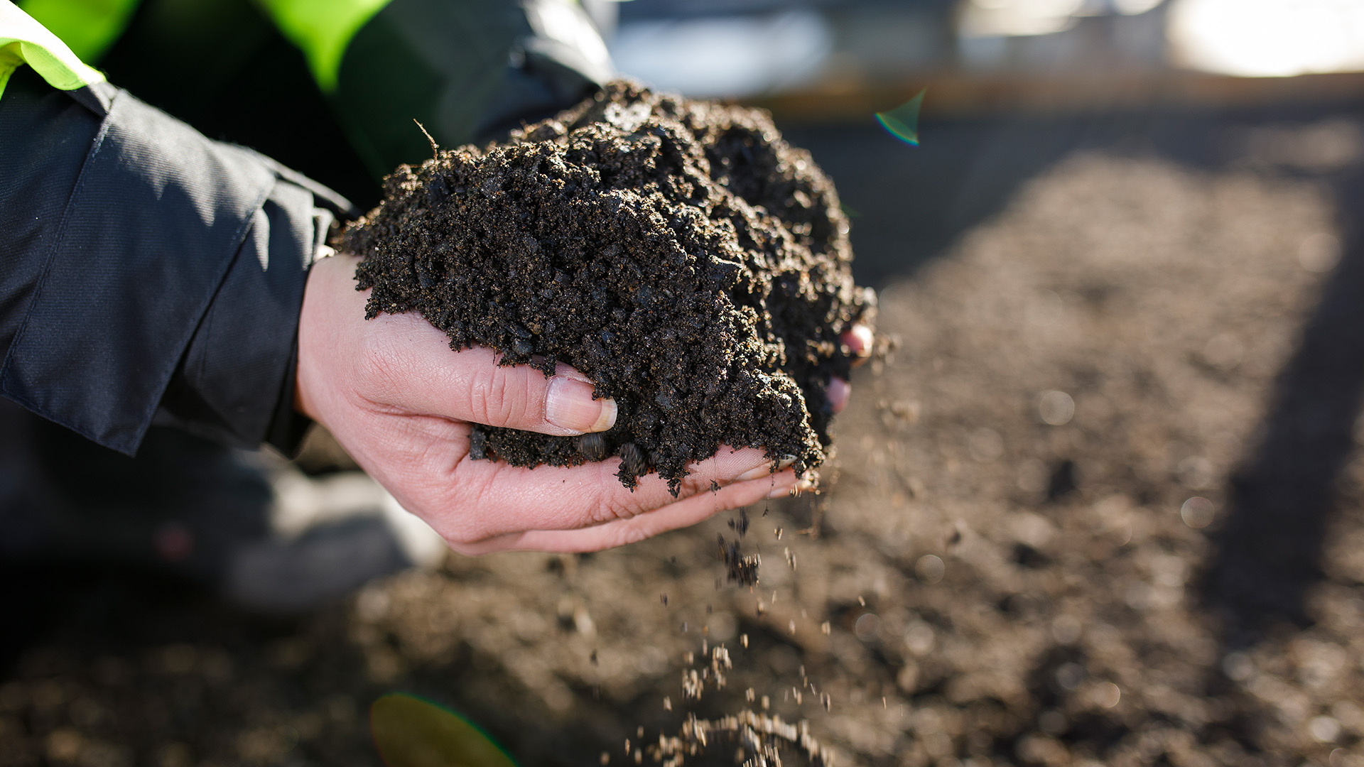 Maanparannustuotteilla paikalla olevat maa-ainekset hyötykäyttöön