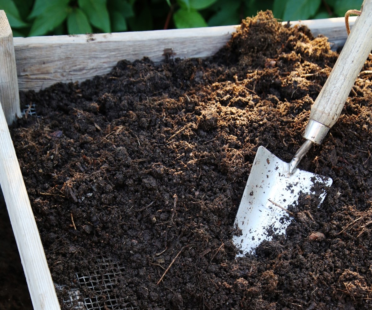 Kompostoi ja hyödynnä kotipihan kasvijäte